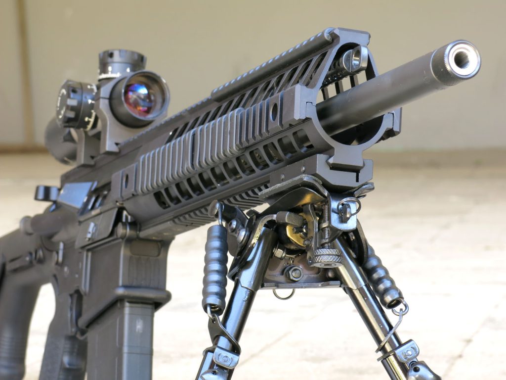 Puška SIG 716 Precision Marksman nema direktnu pozajmicu kao Stonerova osnova AR-10, već sopstvenim snagama razvijenu preko čeličnih pistona, odnosno pokretnog klipa, što joj obezbeđuje veliku pouzdanost u svim uslovima eksploatacije
