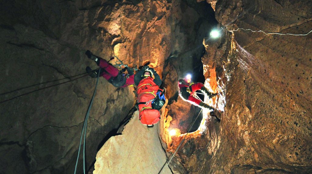 Spasavanje iz pećina i jama