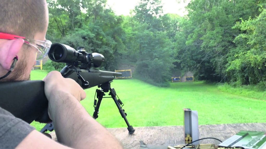 Sa oslonca i iz sedećeg stava, lako je upucati Ruger u kalibru .223 Remington