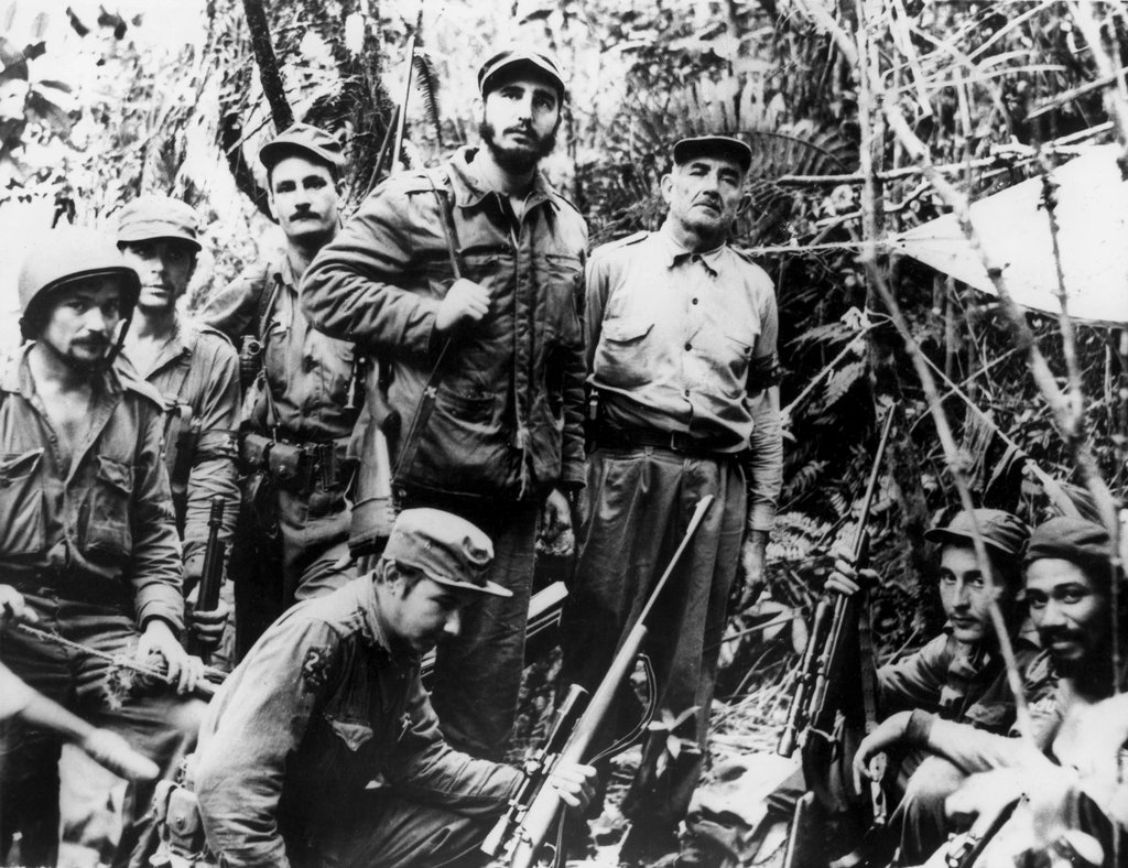 SLIKA 8. Fidel Kastro i njegov brat Raul su koristili lovake karabine Vinester Model 70 u kalibru .30-06 Spr. s montiranim optikim nianima.jpg
