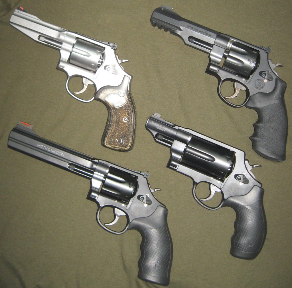 Četiri S&W revolvera na našem testu, predstavljaju etalon uspešne primene najsavremenijih tehnoloških rešenja na staroj i proverenoj konstrukciji