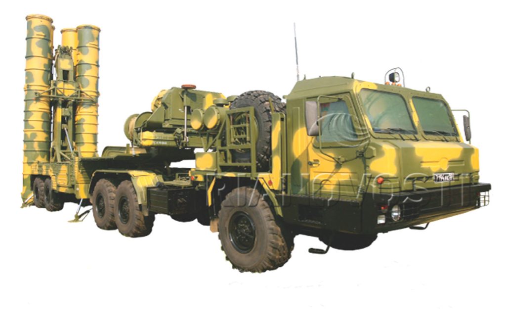 Raketni sistem S-400 usvojen je u naoružanje ruske armije u aprilu 2007, a prvi divizion je preuzeo borbeno dežurstvo početkom avgusta, na teritoriji Moskovske oblasti