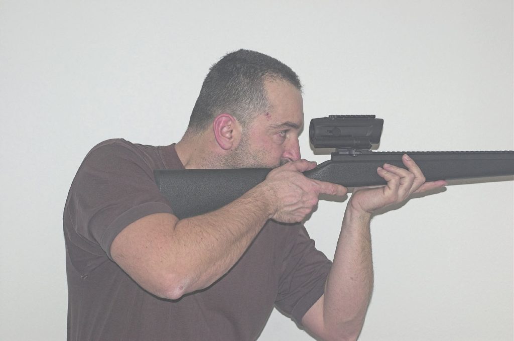 Lagana dnevno-noćna optika za streljačko oružje manjeg dometa