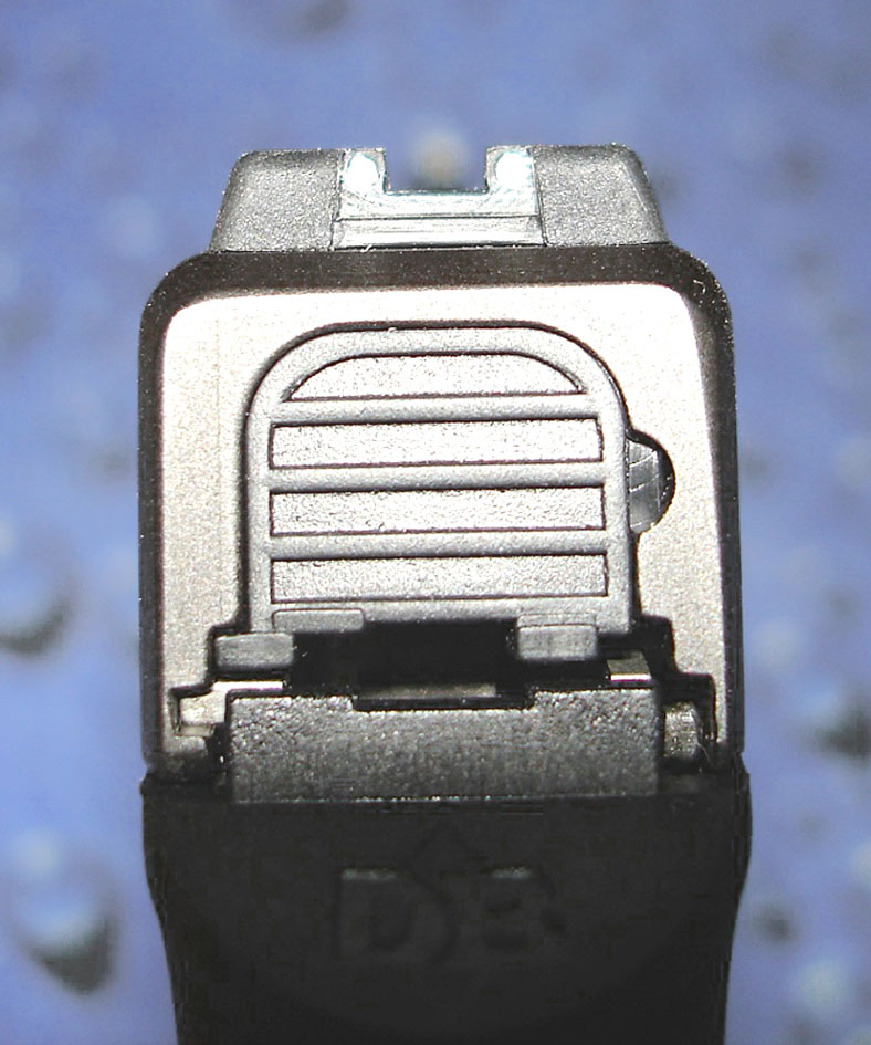 Nišani na pištolju Diamondback 380 su tipični za IV generaciju - jasni, široki i pregledni